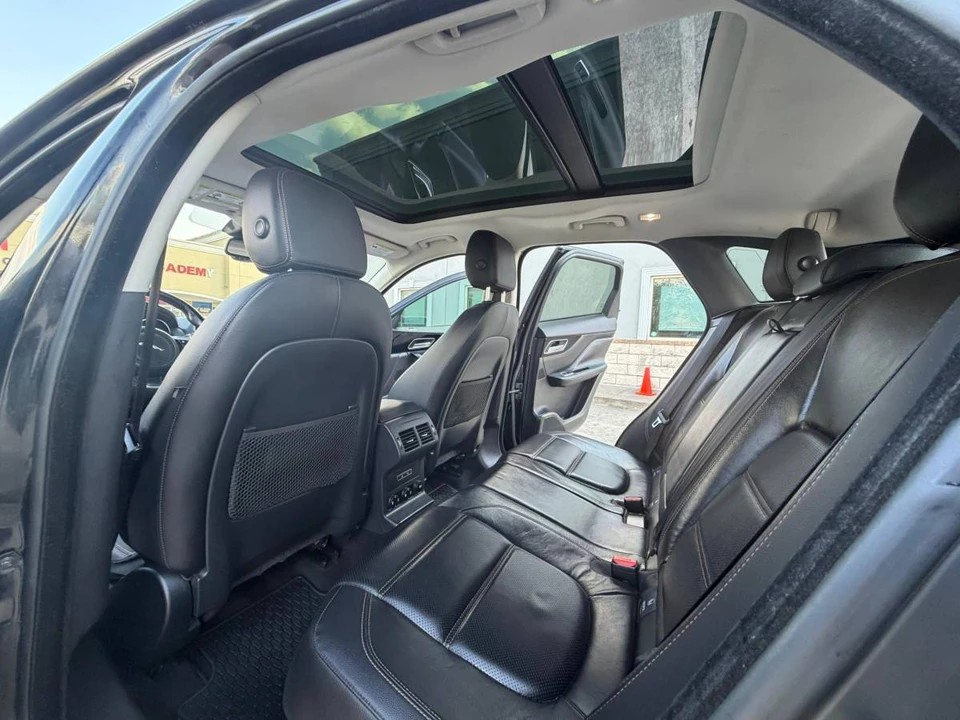 2018 Jaguar F-Pace - Image 17 of 23