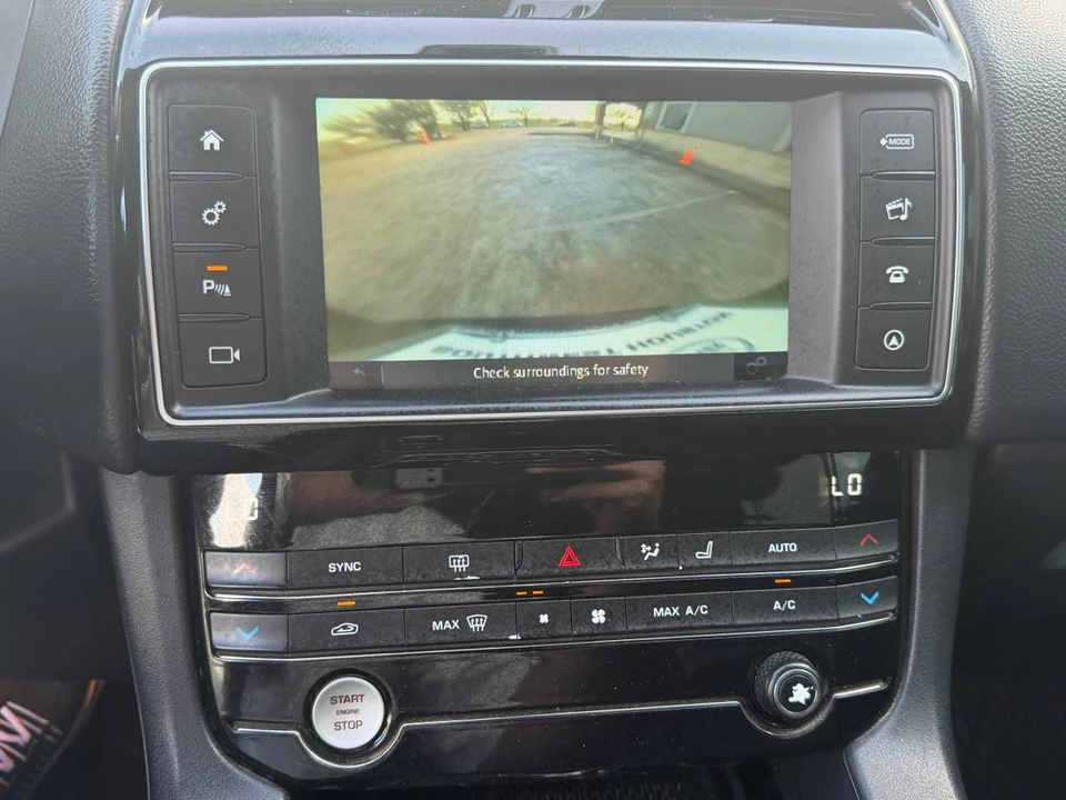 2018 Jaguar F-Pace - Image 21 of 23