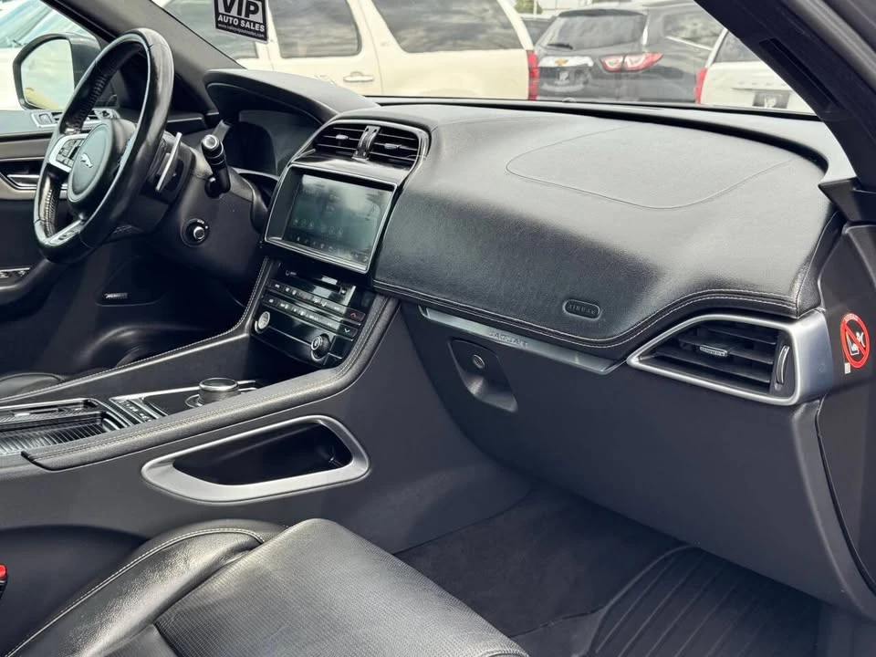 2018 Jaguar F-Pace - Image 10 of 20