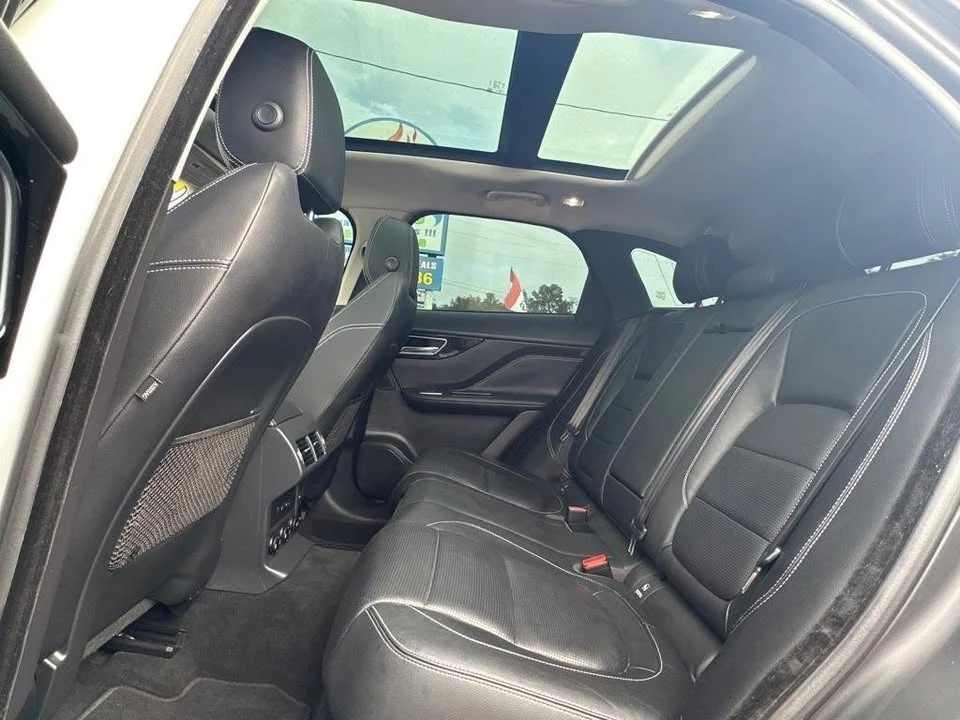 2018 Jaguar F-Pace - Image 11 of 17