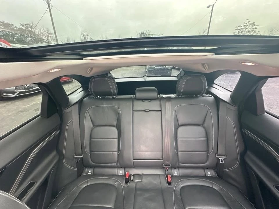 2018 Jaguar F-Pace - Image 12 of 17