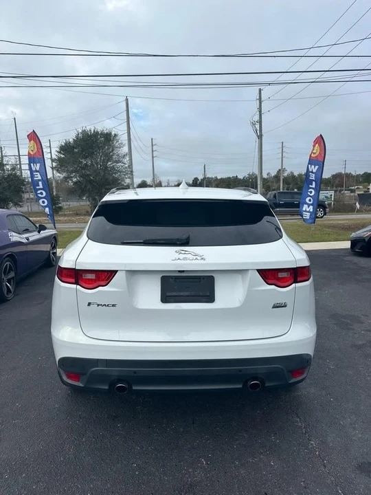 2018 Jaguar F-Pace - Image 4 of 17