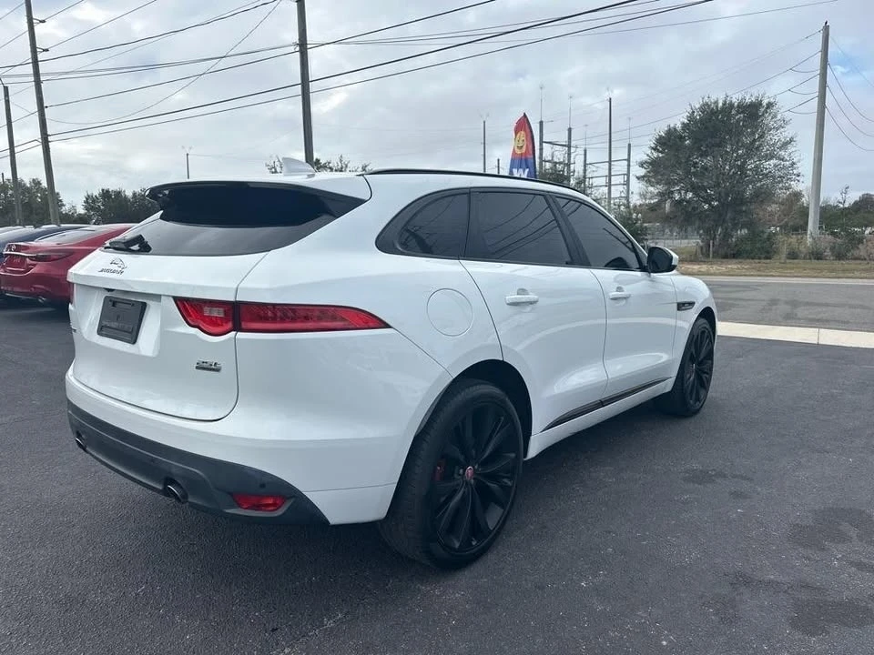 2018 Jaguar F-Pace - Image 5 of 17