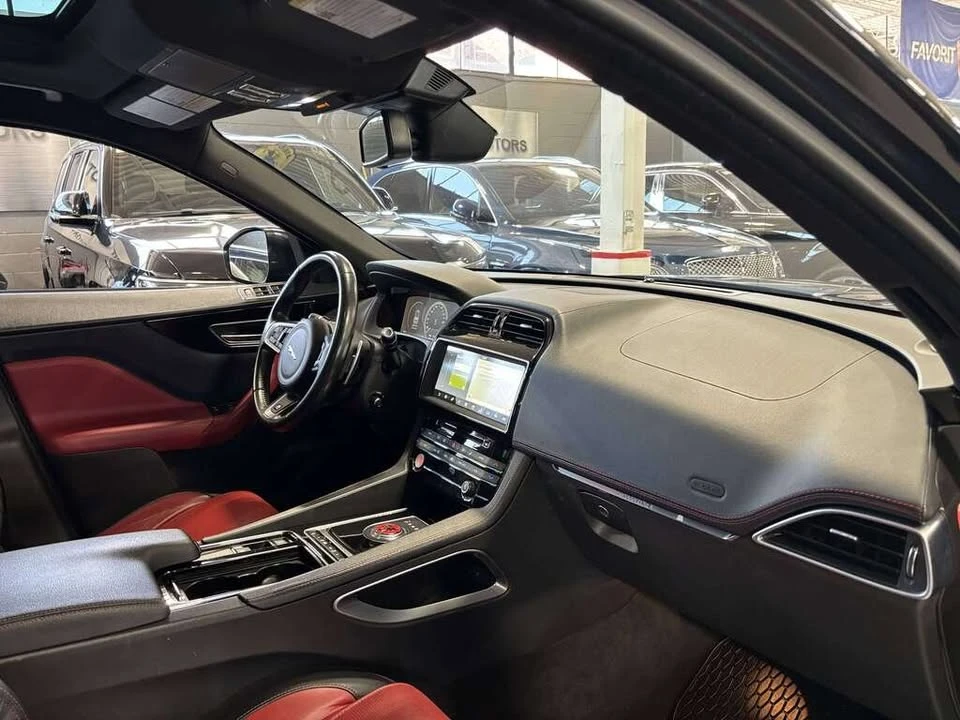 2018 Jaguar F-Pace - Image 13 of 20