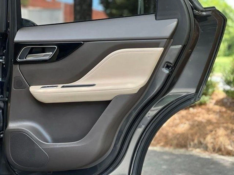 2018 Jaguar F-Pace - Image 18 of 20