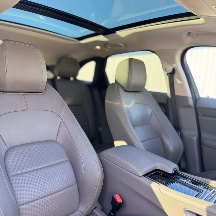 2018 Jaguar F-Pace - Image 18 of 19