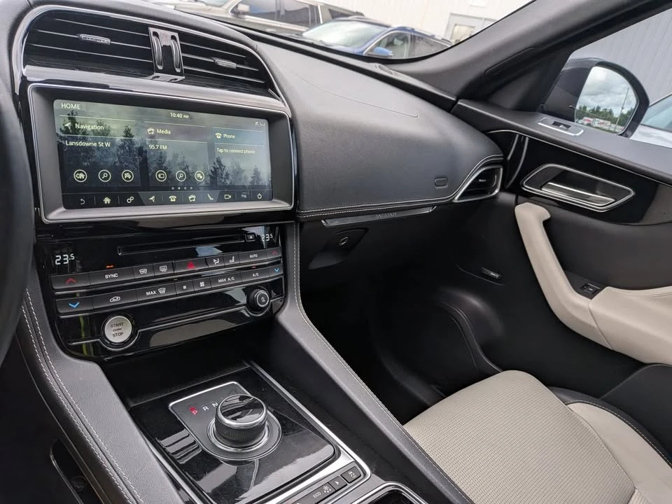 2018 Jaguar F-Pace - Image 12 of 17