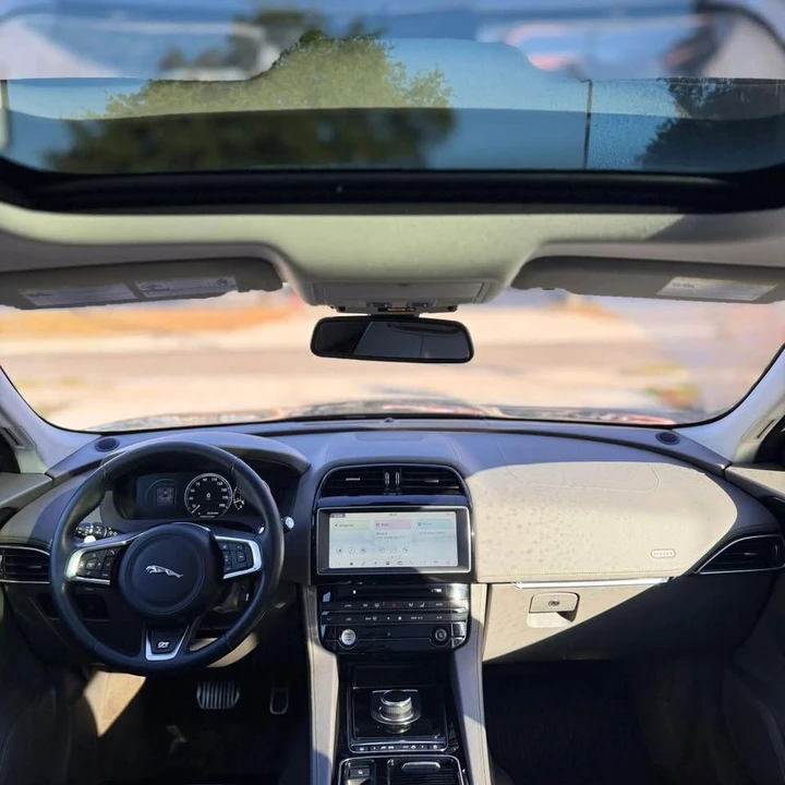 2018 Jaguar F-Pace - Image 12 of 19