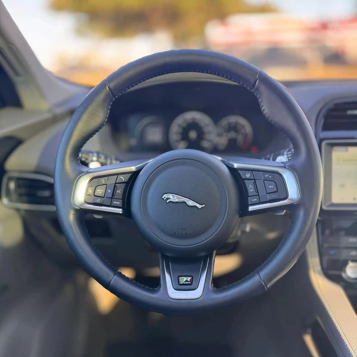 2018 Jaguar F-Pace - Image 13 of 19