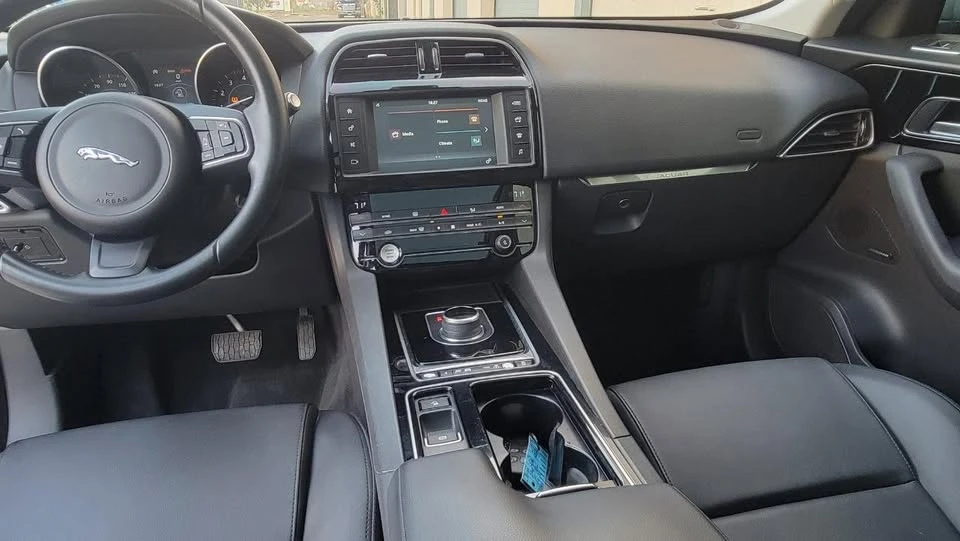 2018 Jaguar F-Pace - Image 14 of 19