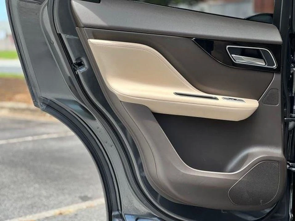 2018 Jaguar F-Pace - Image 14 of 20