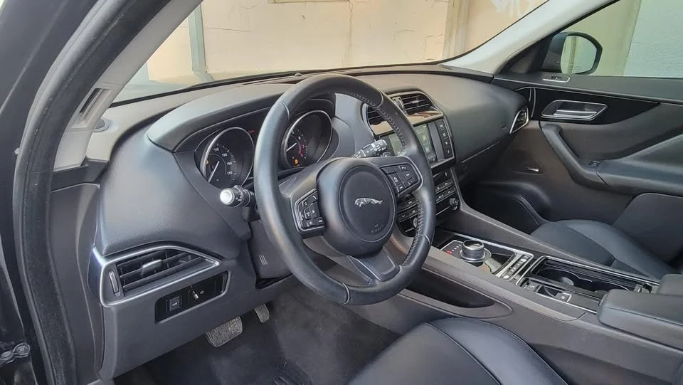 2018 Jaguar F-Pace - Image 13 of 19