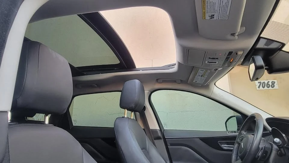 2018 Jaguar F-Pace - Image 15 of 19