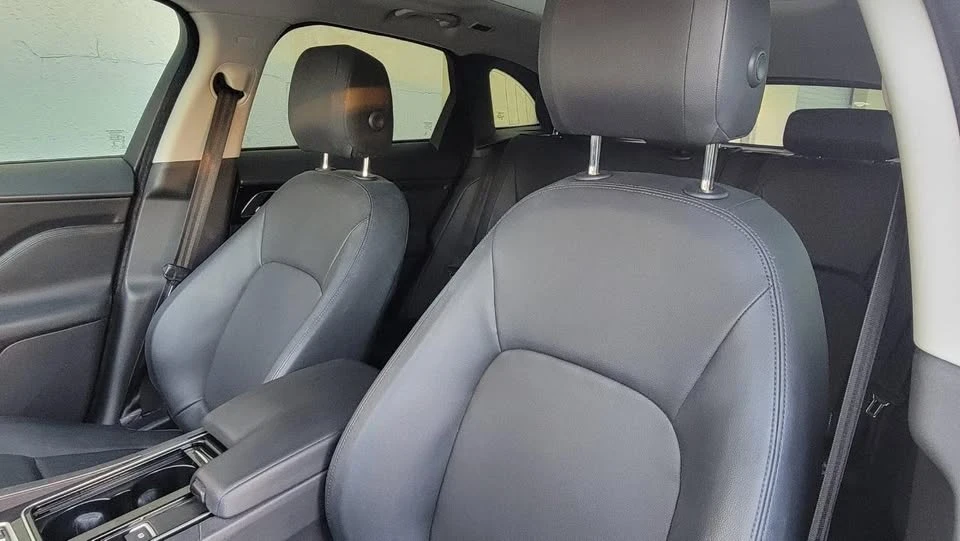 2018 Jaguar F-Pace - Image 16 of 19