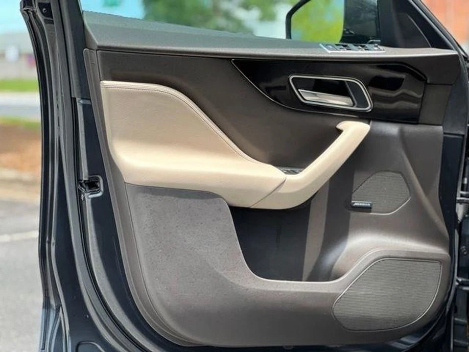 2018 Jaguar F-Pace - Image 10 of 20