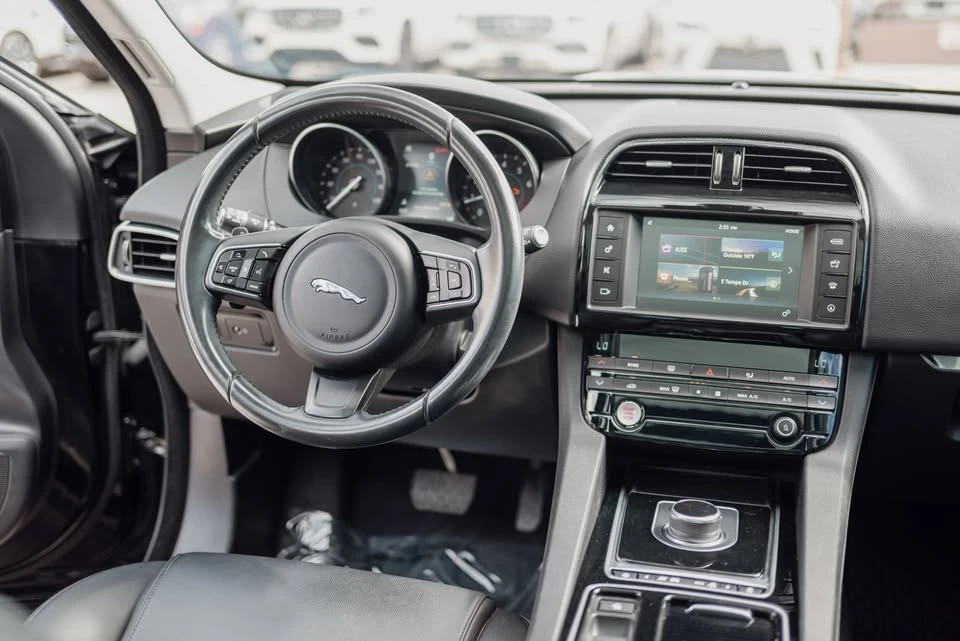 2018 Jaguar F-Pace - Image 6 of 13