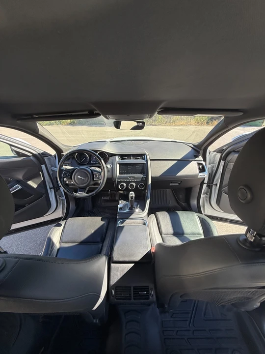 2018 Jaguar F-Pace - Image 9 of 16