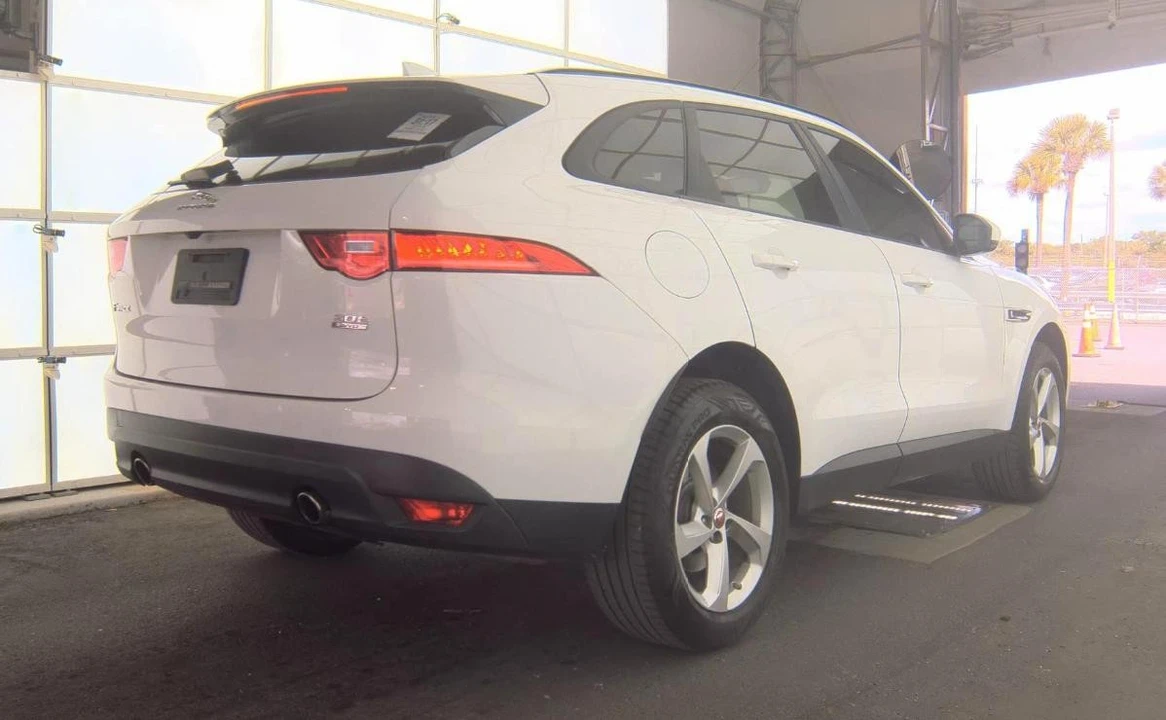 2018 Jaguar F-Pace - Image 4 of 13