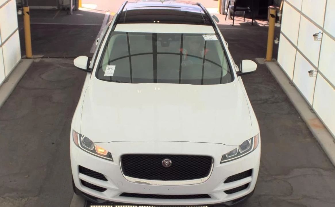2018 Jaguar F-Pace - Image 2 of 13