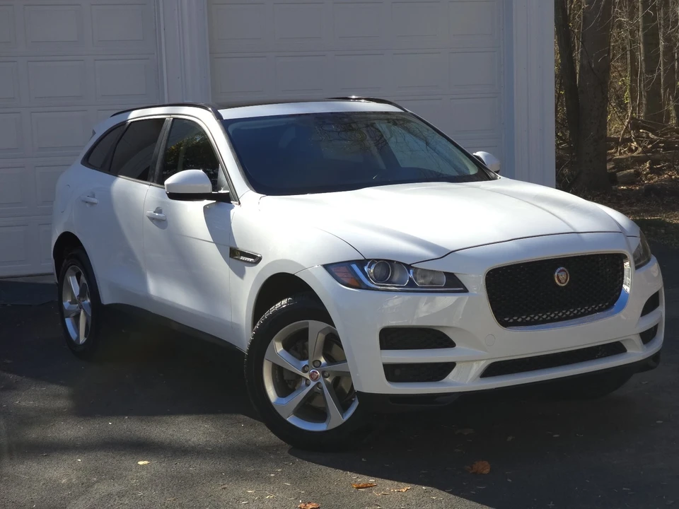 2018 Jaguar F-Pace - Image 2 of 14