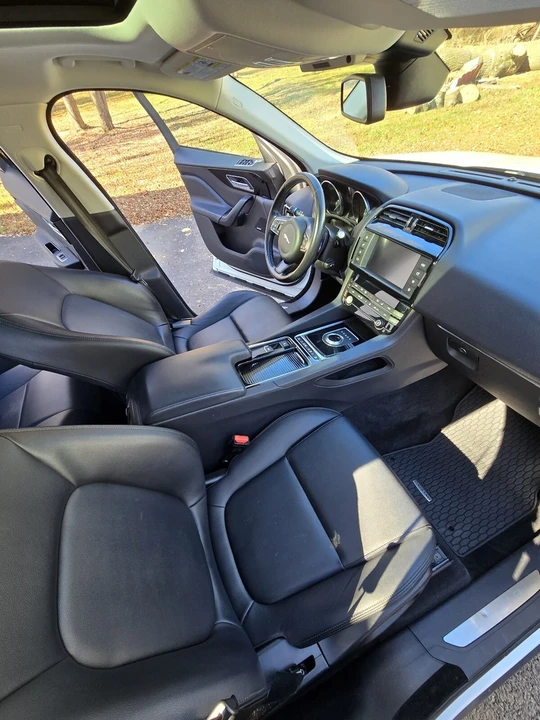 2018 Jaguar F-Pace - Image 7 of 14