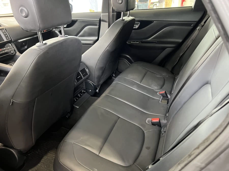 2018 Jaguar F-Pace - Image 6 of 8