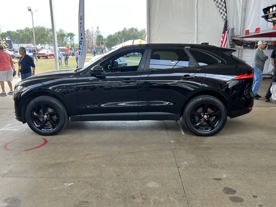 2018 Jaguar F-Pace - Image 2 of 8