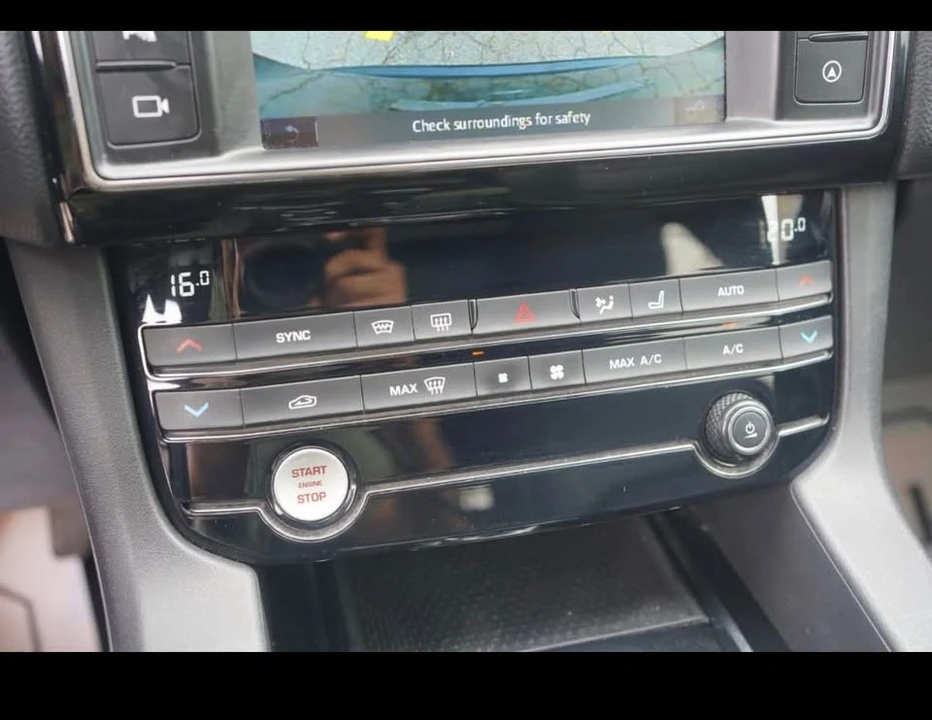 2018 Jaguar F-Pace - Image 17 of 19