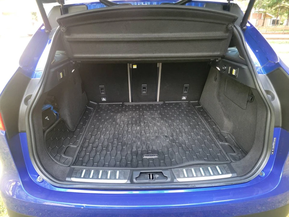 2018 Jaguar F-Pace - Image 17 of 24