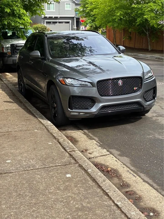 2018 Jaguar F-Pace - Image 5 of 10