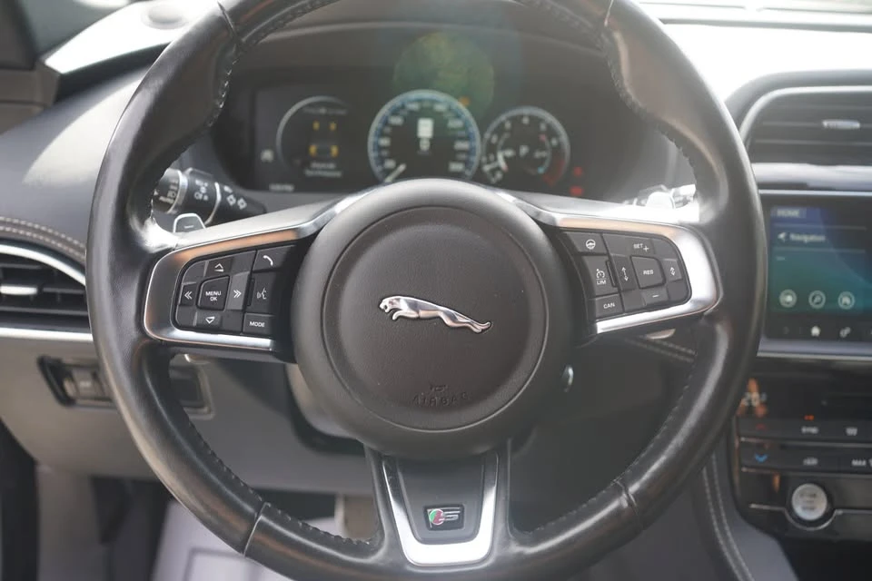 2018 Jaguar F-Pace - Image 14 of 20