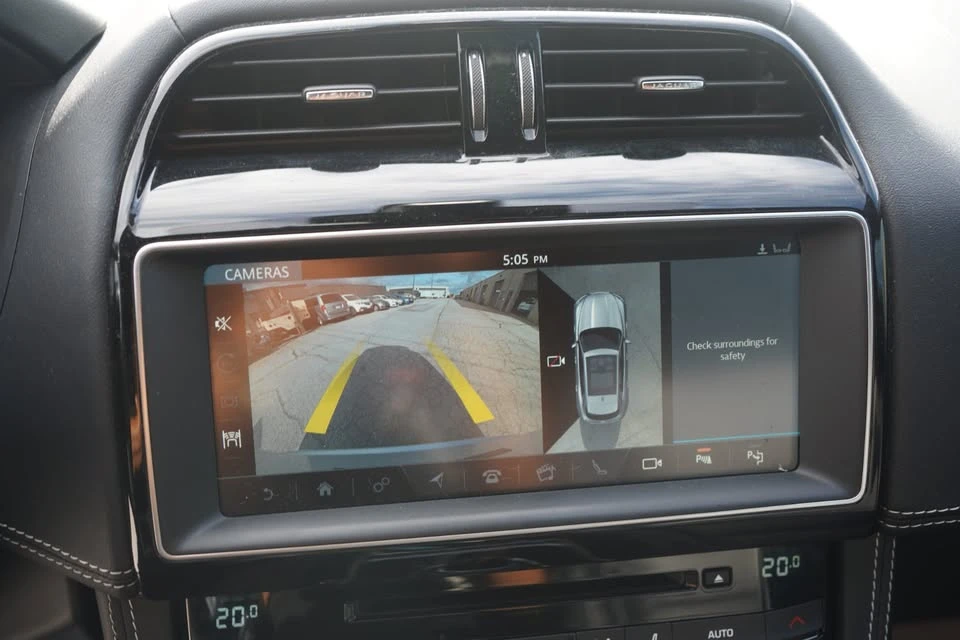2018 Jaguar F-Pace - Image 16 of 20