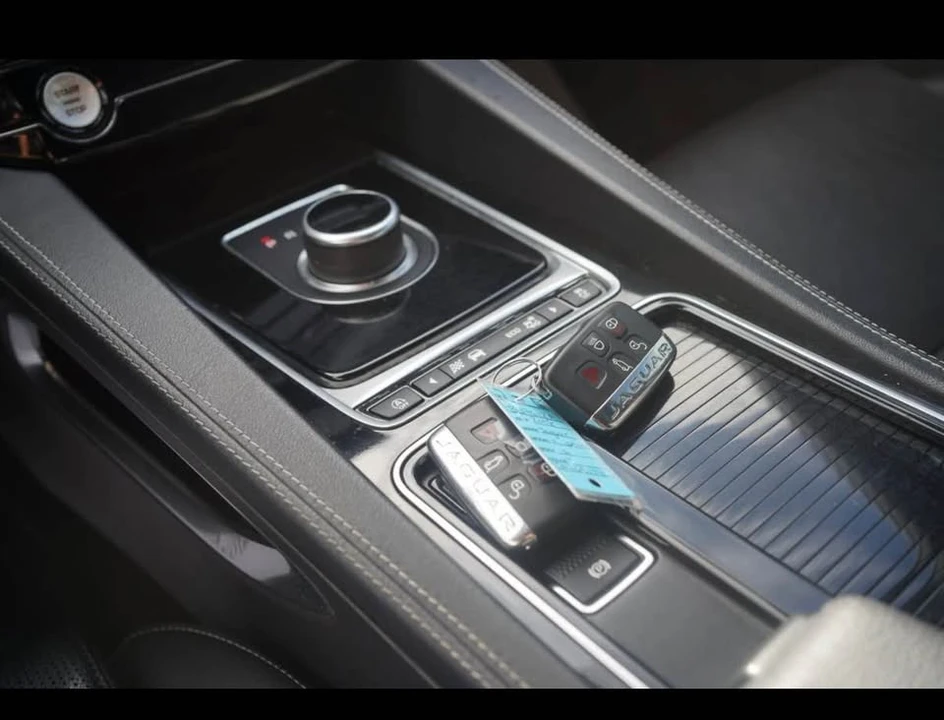 2018 Jaguar F-Pace - Image 18 of 20