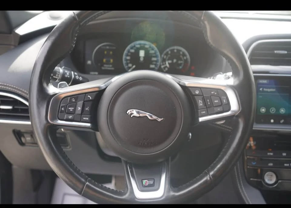 2018 Jaguar F-Pace - Image 14 of 20