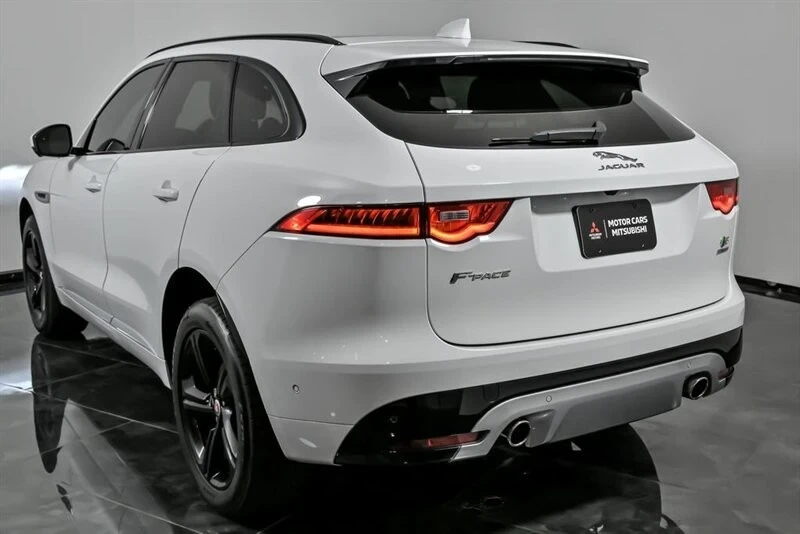 2018 Jaguar F-Pace - Image 9 of 21