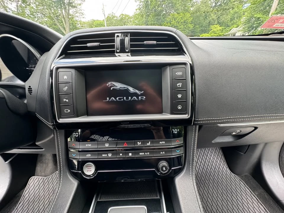 2018 Jaguar F-Pace - Image 12 of 20