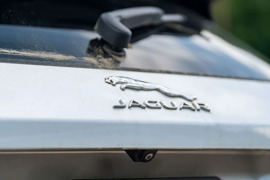 2018 Jaguar F-Pace - Image 13 of 26