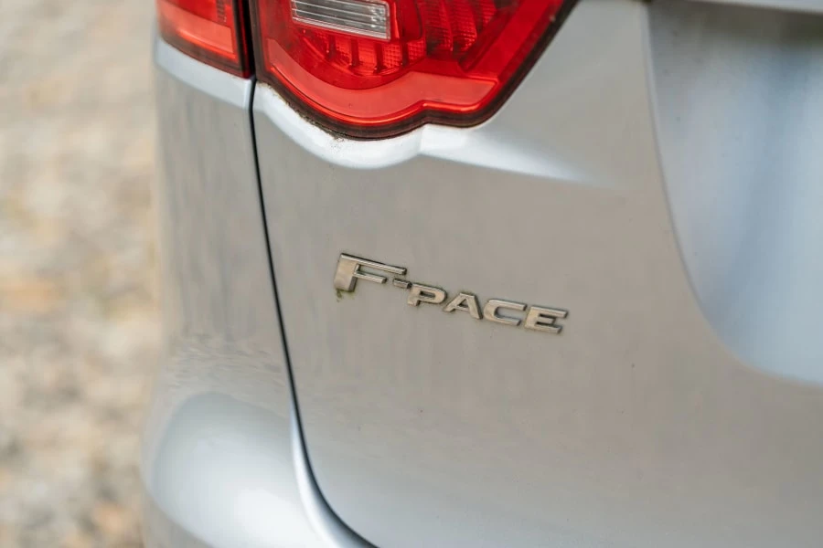 2018 Jaguar F-Pace - Image 12 of 26