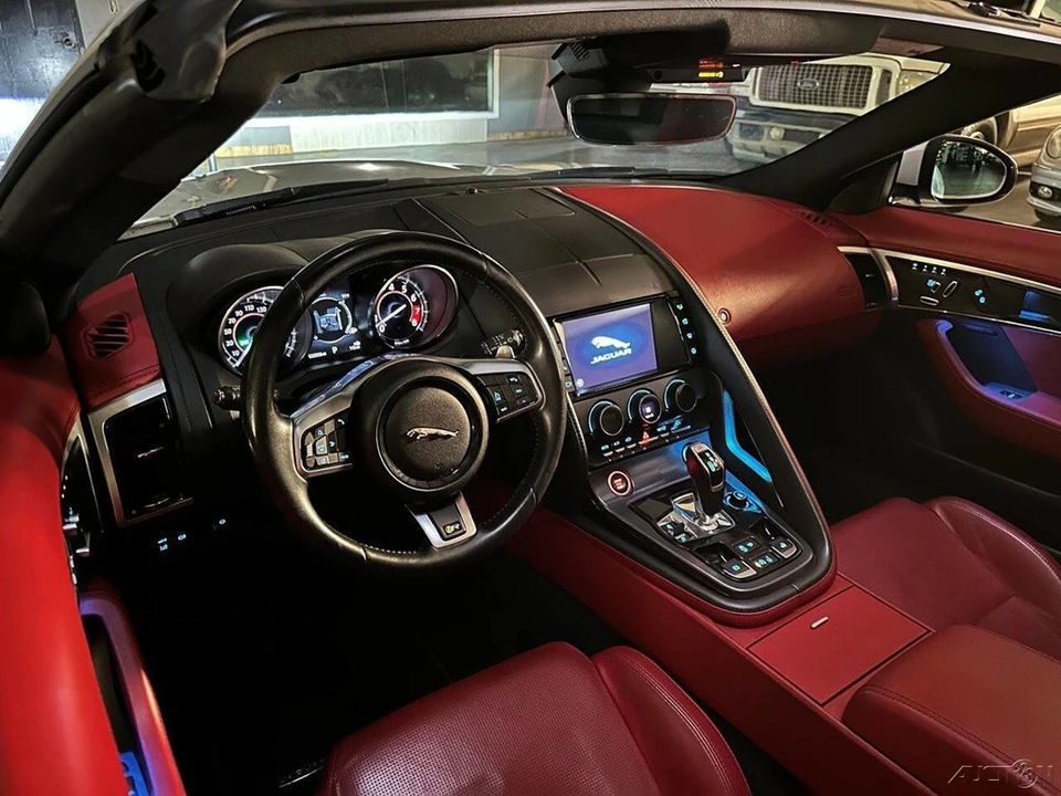 2018 Jaguar - Image 23 of 24