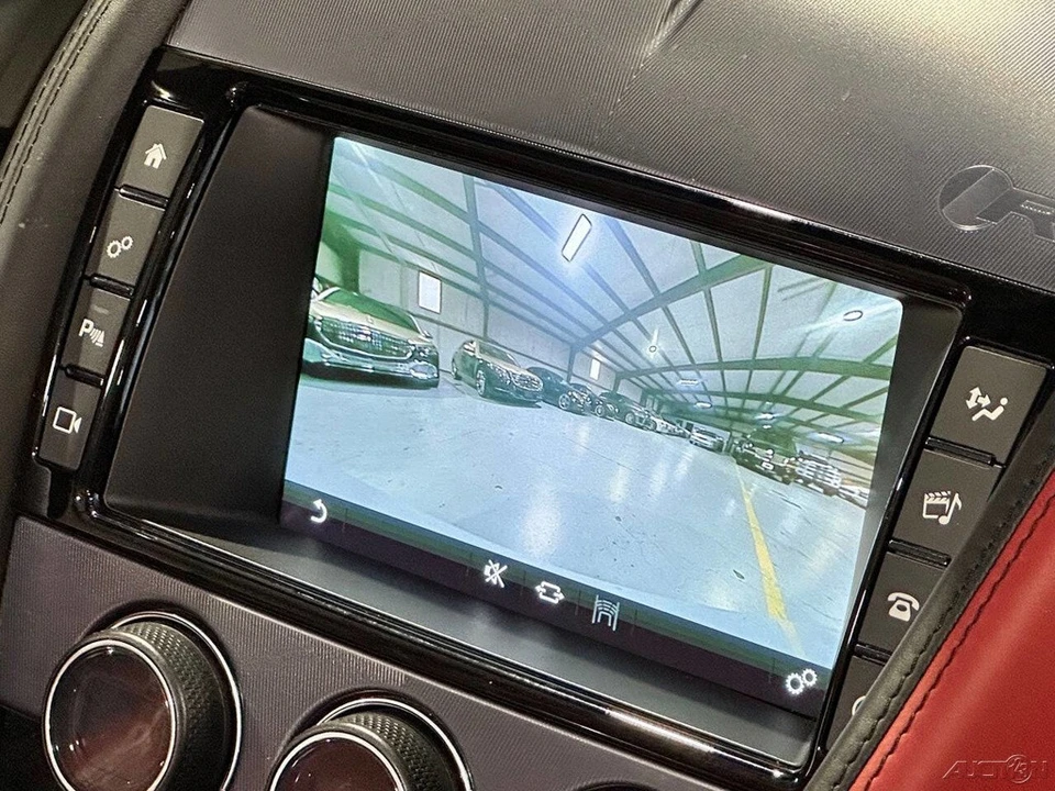 2018 Jaguar - Image 21 of 24