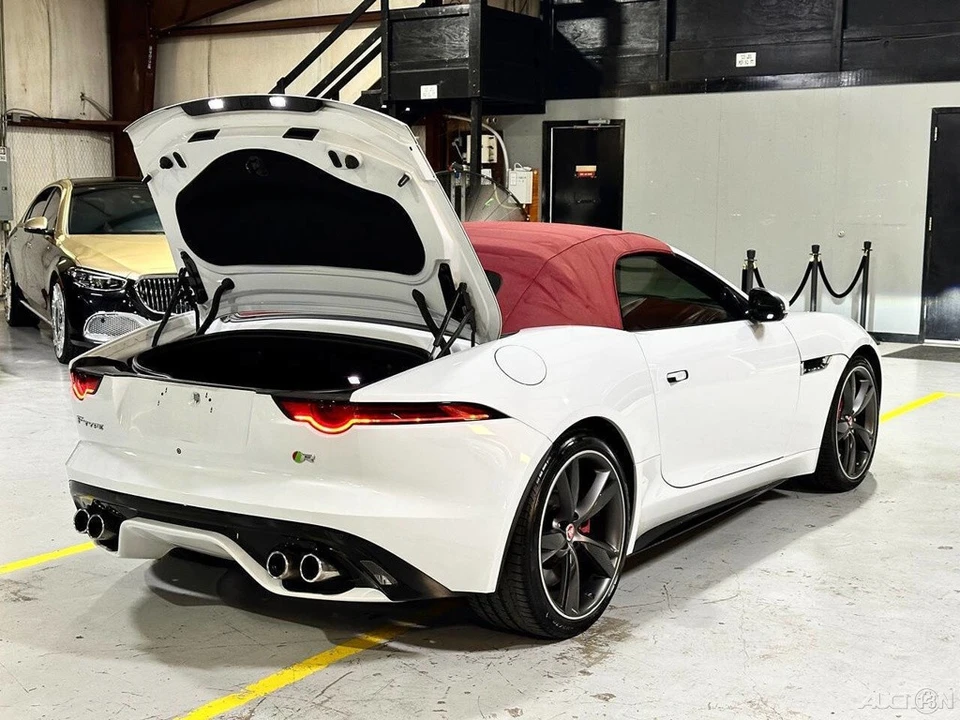 2018 Jaguar - Image 24 of 24