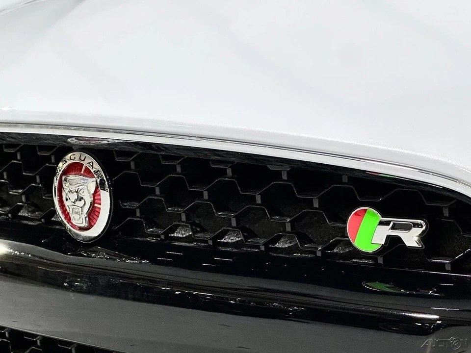 2018 Jaguar - Image 6 of 24