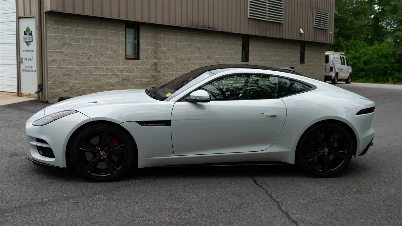 2018 Jaguar F-Type R 1st Gen - Image 17 of 31