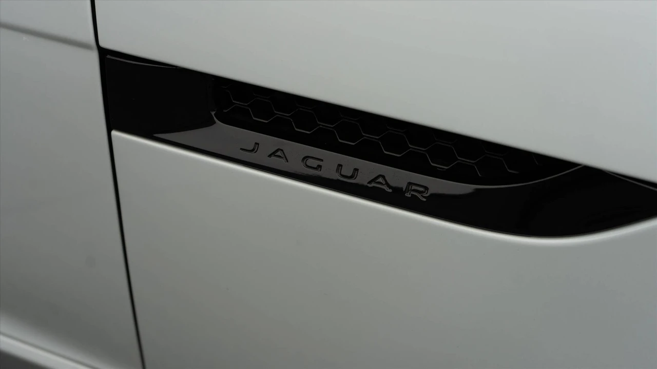 2018 Jaguar F-Type R 1st Gen - Image 28 of 31