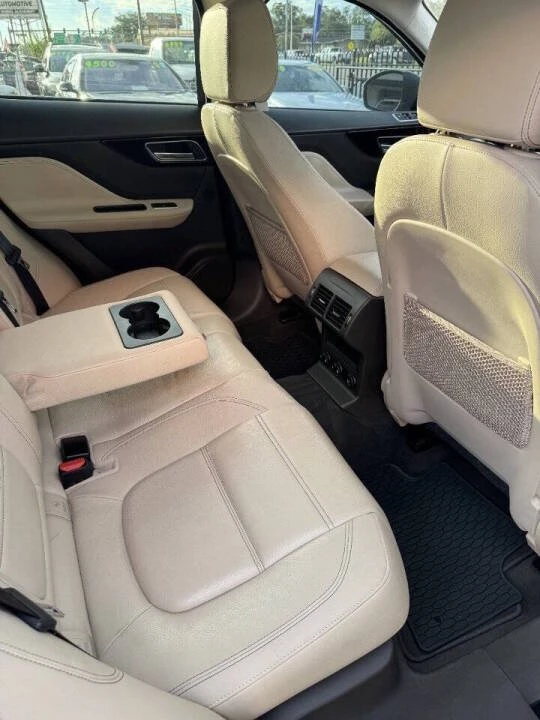 2018 Jaguar F-Pace - Image 8 of 10
