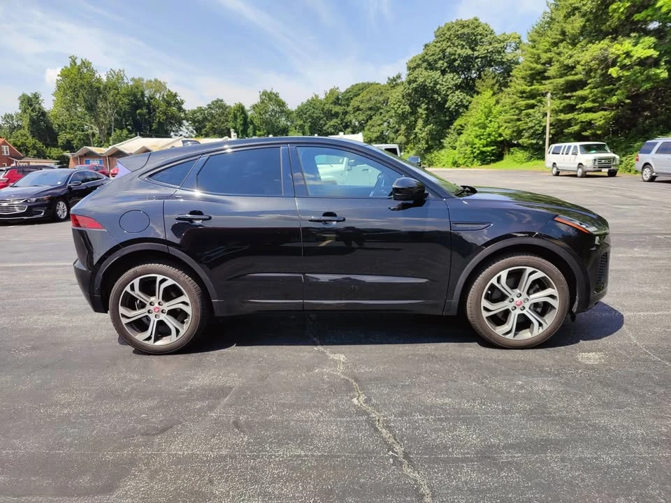 2018 Jaguar XE - Image 6 of 15