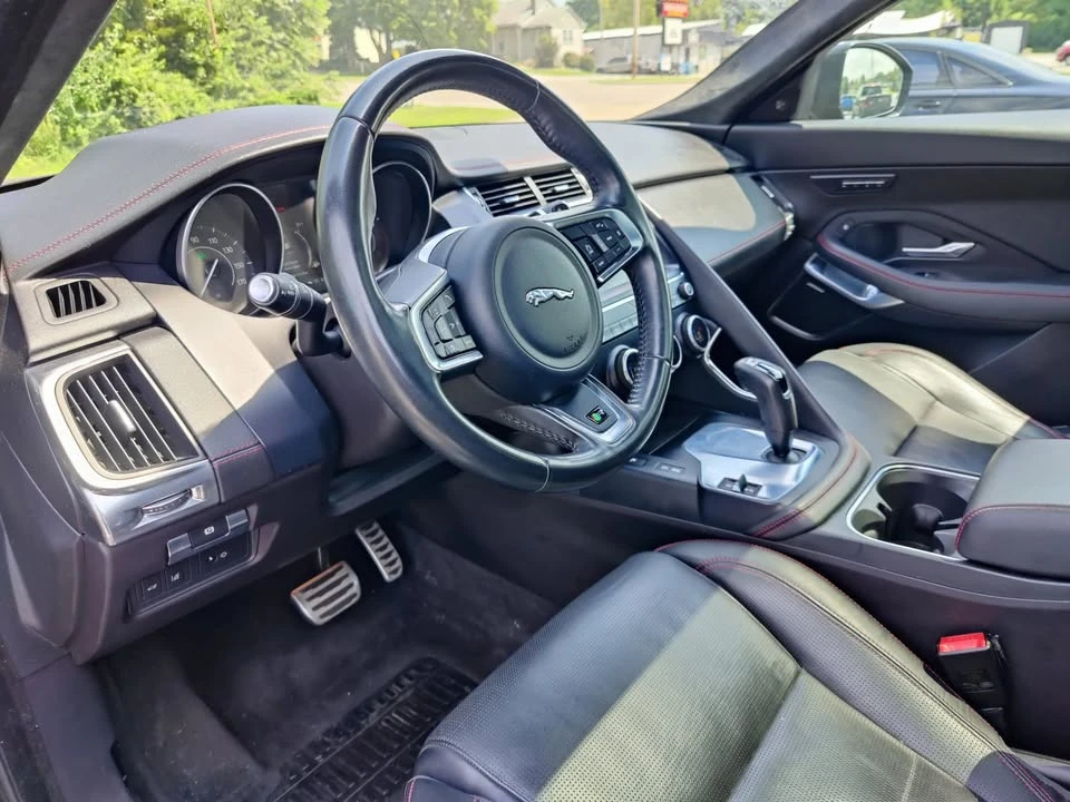 2018 Jaguar XE - Image 9 of 15