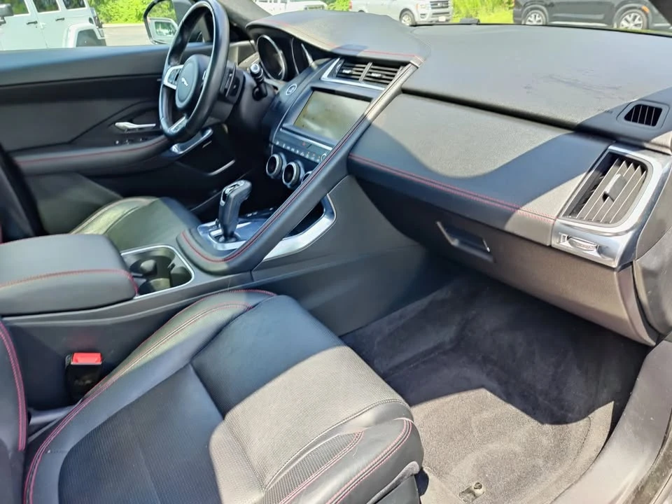 2018 Jaguar XE - Image 14 of 15
