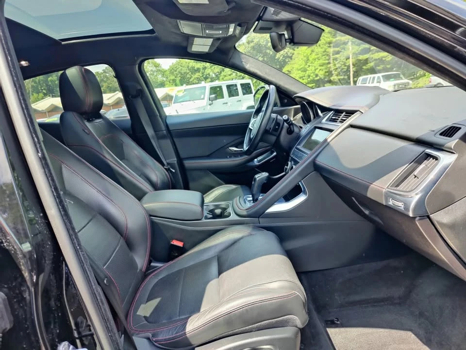 2018 Jaguar XE - Image 13 of 15