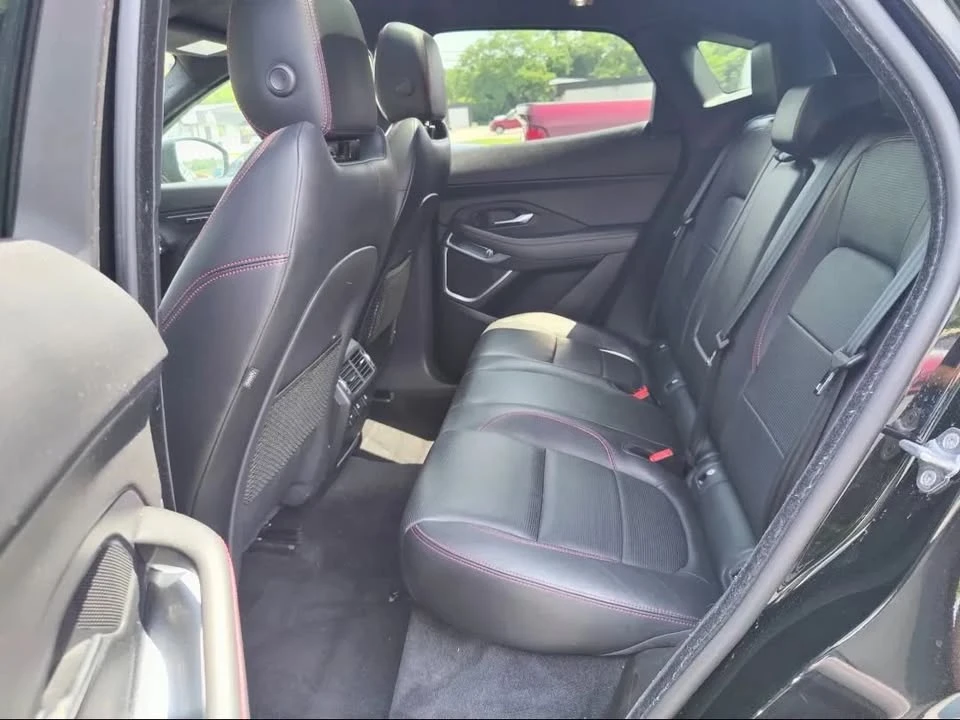 2018 Jaguar XE - Image 11 of 15